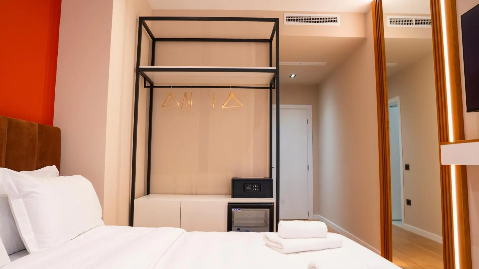 My Way Rooms Tiran